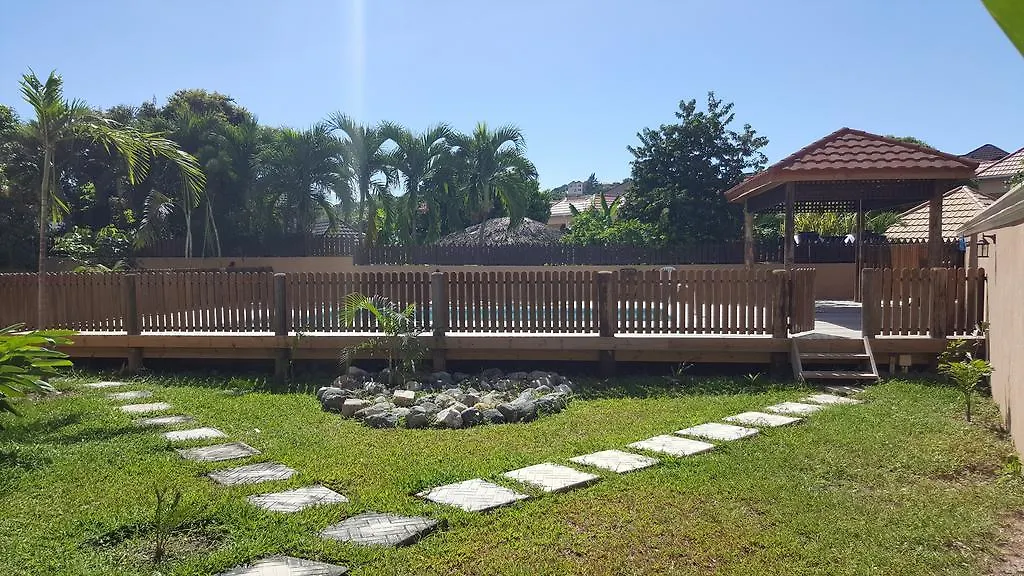 דירה Enfield Apt 12, Executive Suites Ja - Palms