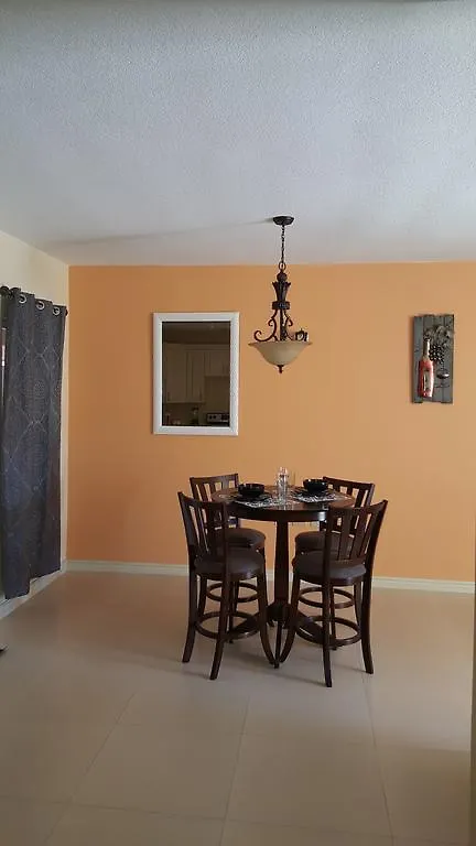 דירה Enfield Apt 12, Executive Suites Ja - Palms ג'מייקה