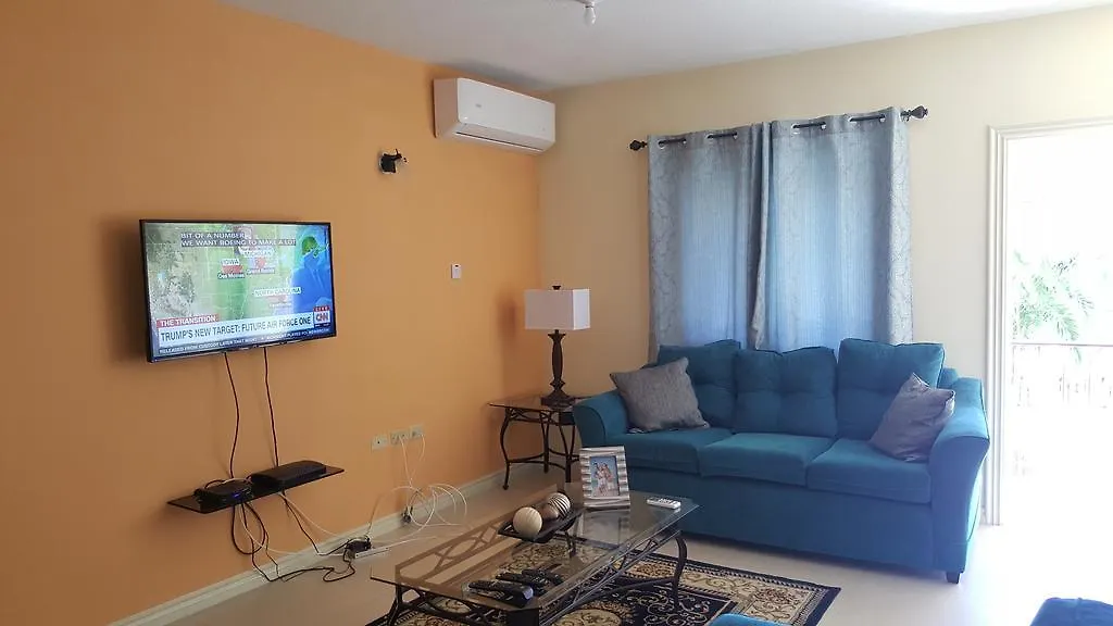 Enfield Apt 12, Executive Suites Ja - Palms דירה