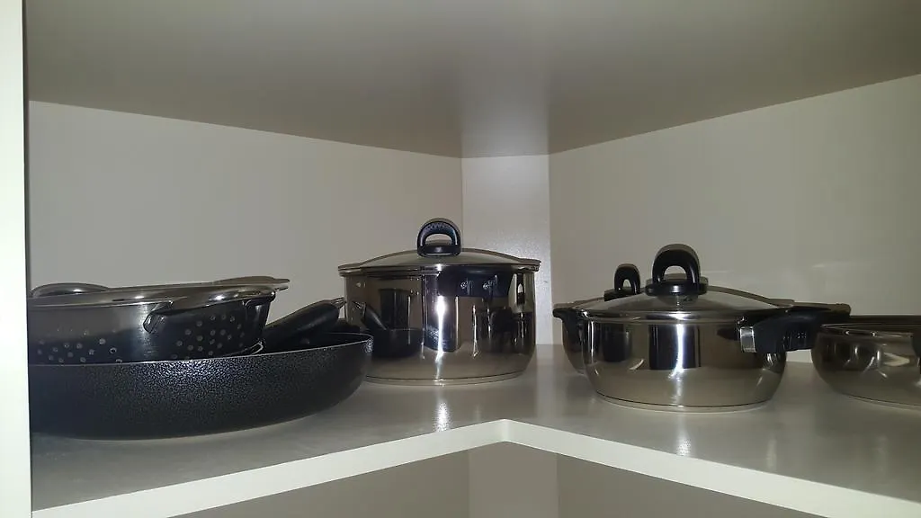 Enfield Apt 12, Executive Suites Ja - Palms דירה