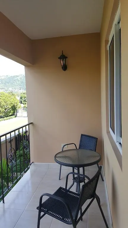 Enfield Apt 12, Executive Suites Ja - Palms 0*,  ג'מייקה
